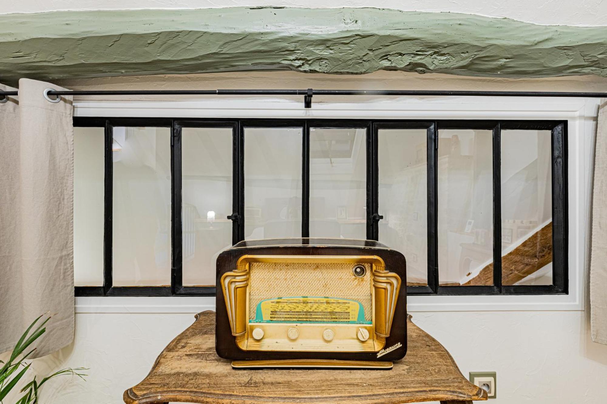 Le Domaine Des Carriers Bed & Breakfast Chevroches Ruang foto