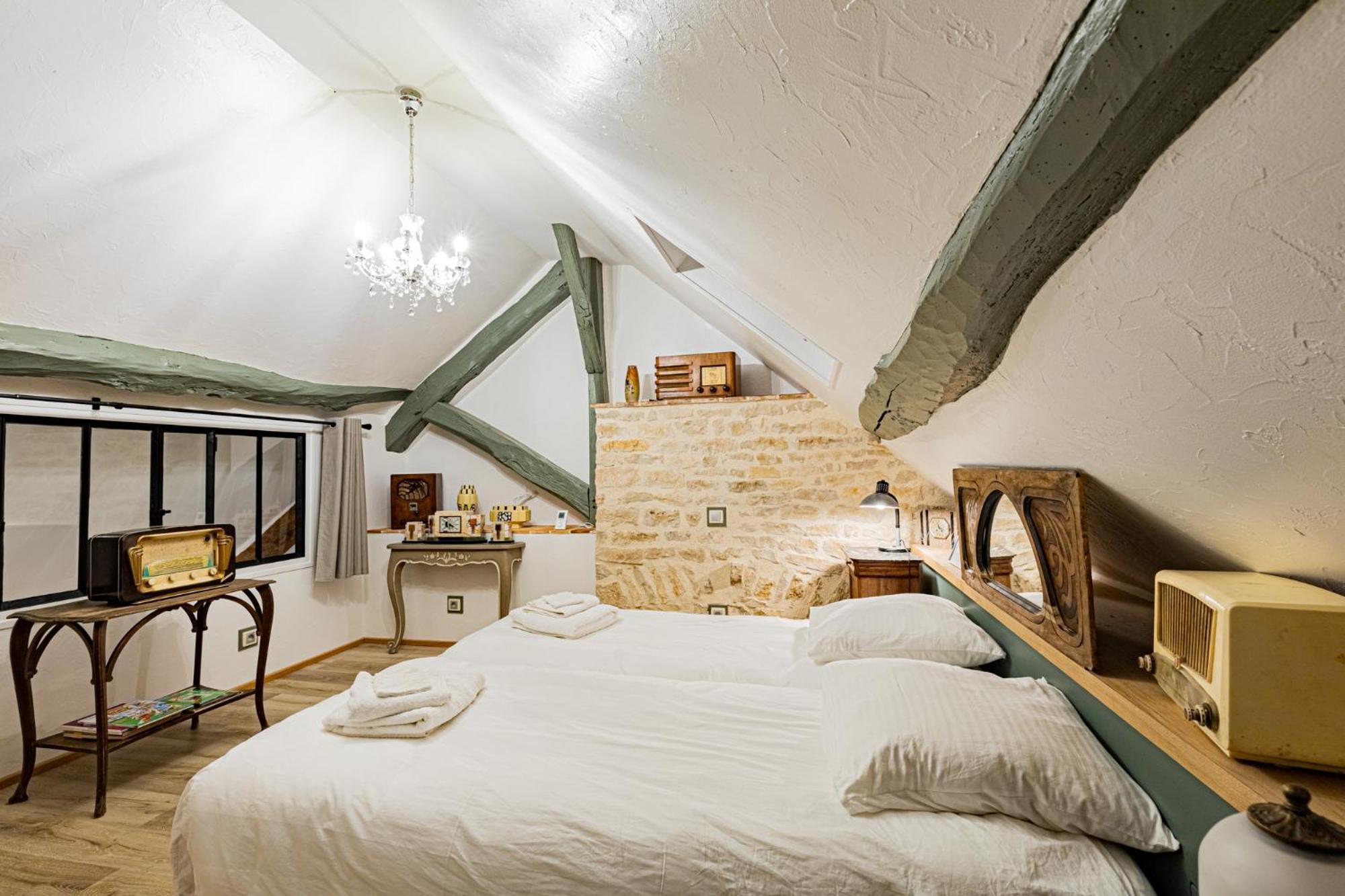 Le Domaine Des Carriers Bed & Breakfast Chevroches Ruang foto